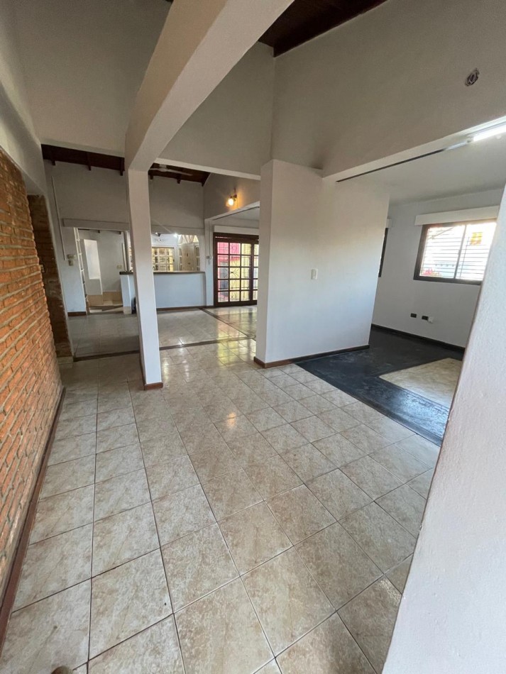 Casa de 4 dormitorios en ALQUILER