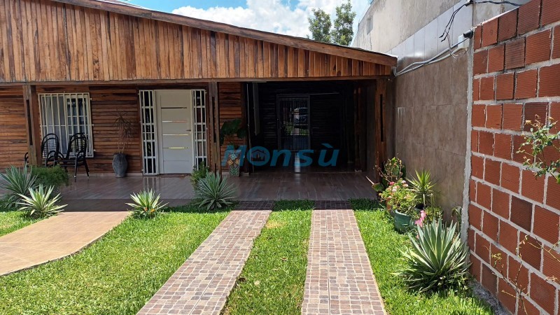 Casa de 3 dormitorios en ALQUILER en GARUPA 